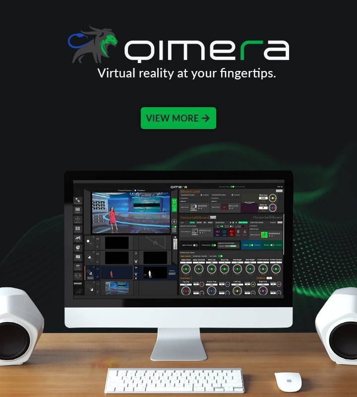 Estación de trabajo de realidad virtual Qimera con software avanzado en pantalla, mostrando interfaz de usuario para edición VR en un monitor elegante, acompañado del eslogan 'Virtual reality at your fingertips' y botón 'VIEW MORE' para descubrir más.